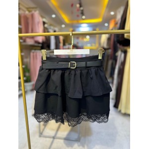 Kemerli Dantel Detaylı Şortlu Etek